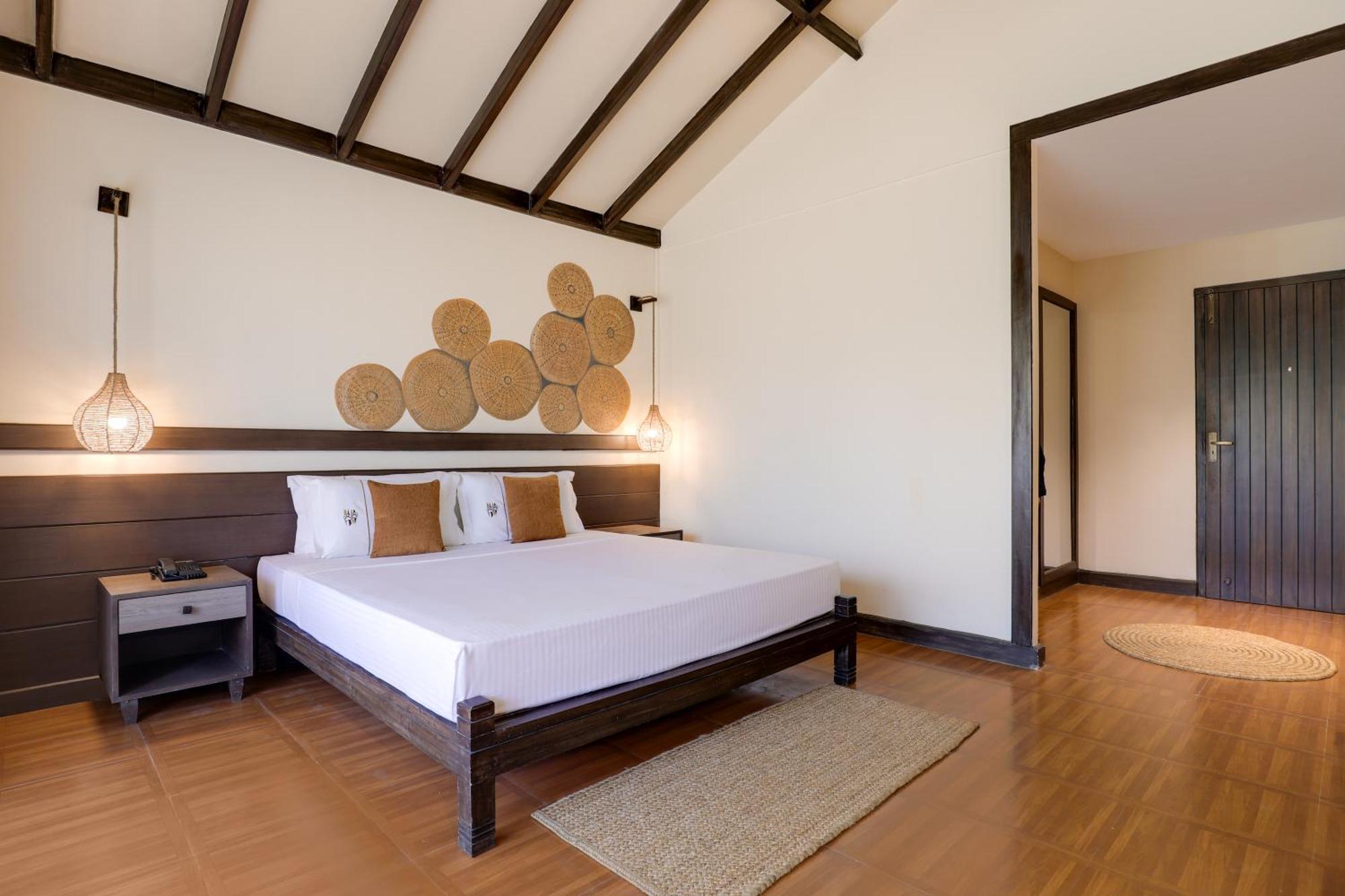 Tigerland Safari - A Lemon Tree Resort, Chitwan, Nepal Patlahara Room photo